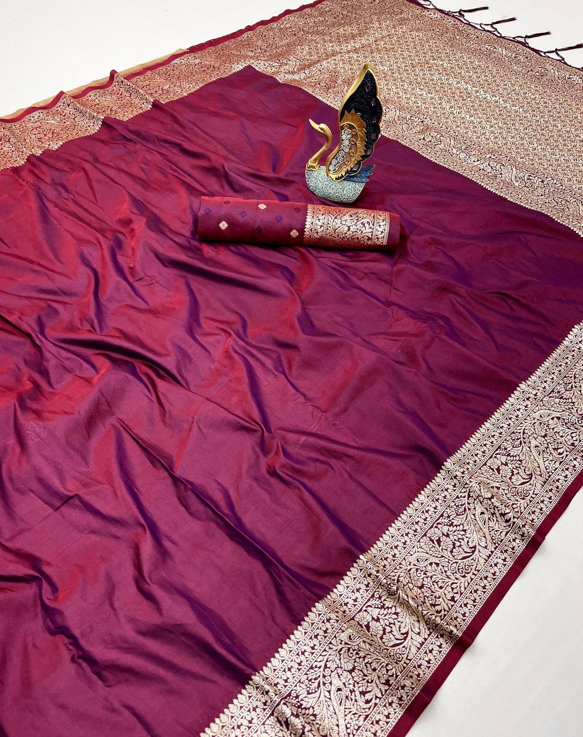 Super soft (premium quality) pure doulton lite weight banarasi Silk