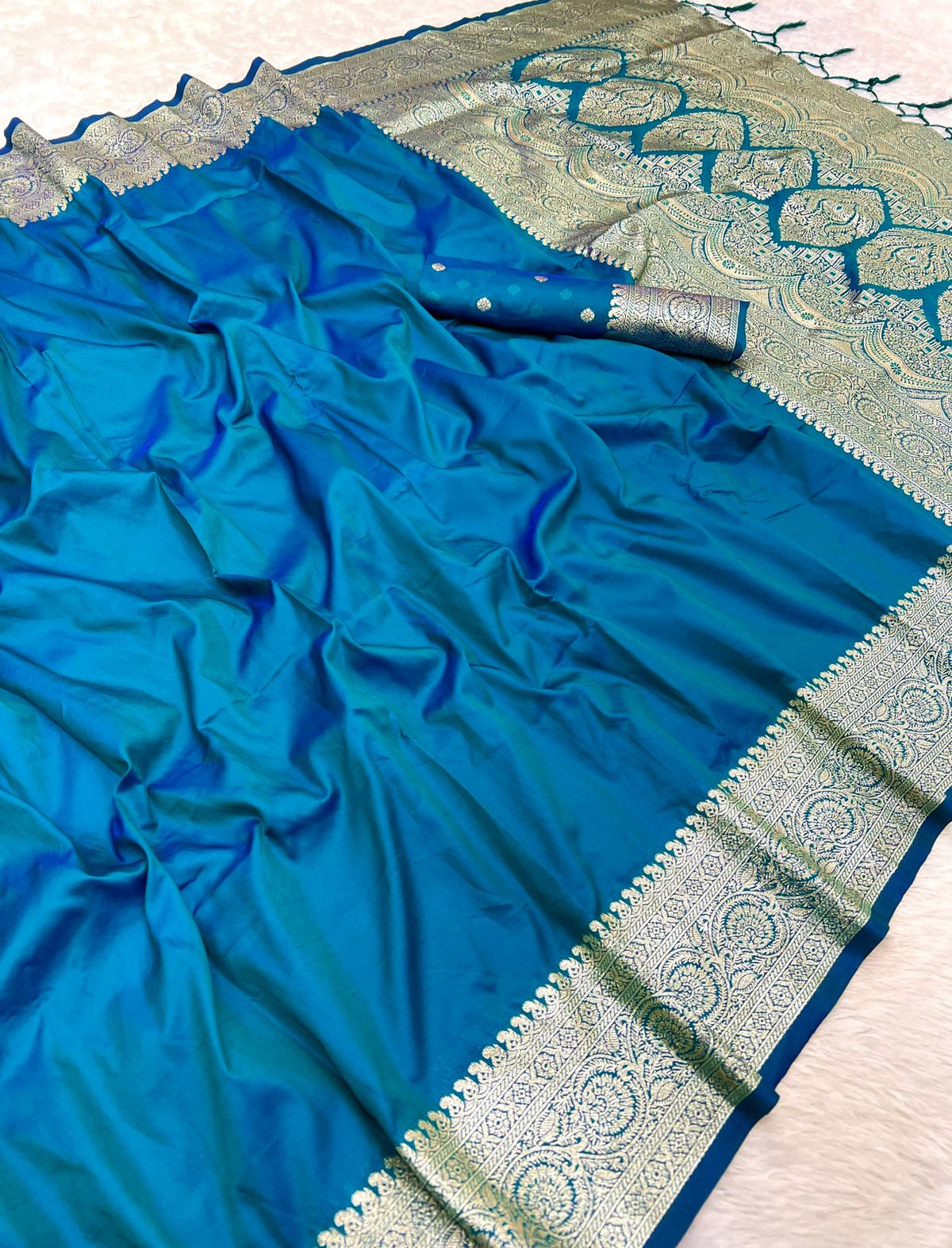 Sathan gaggi banarasi saree
