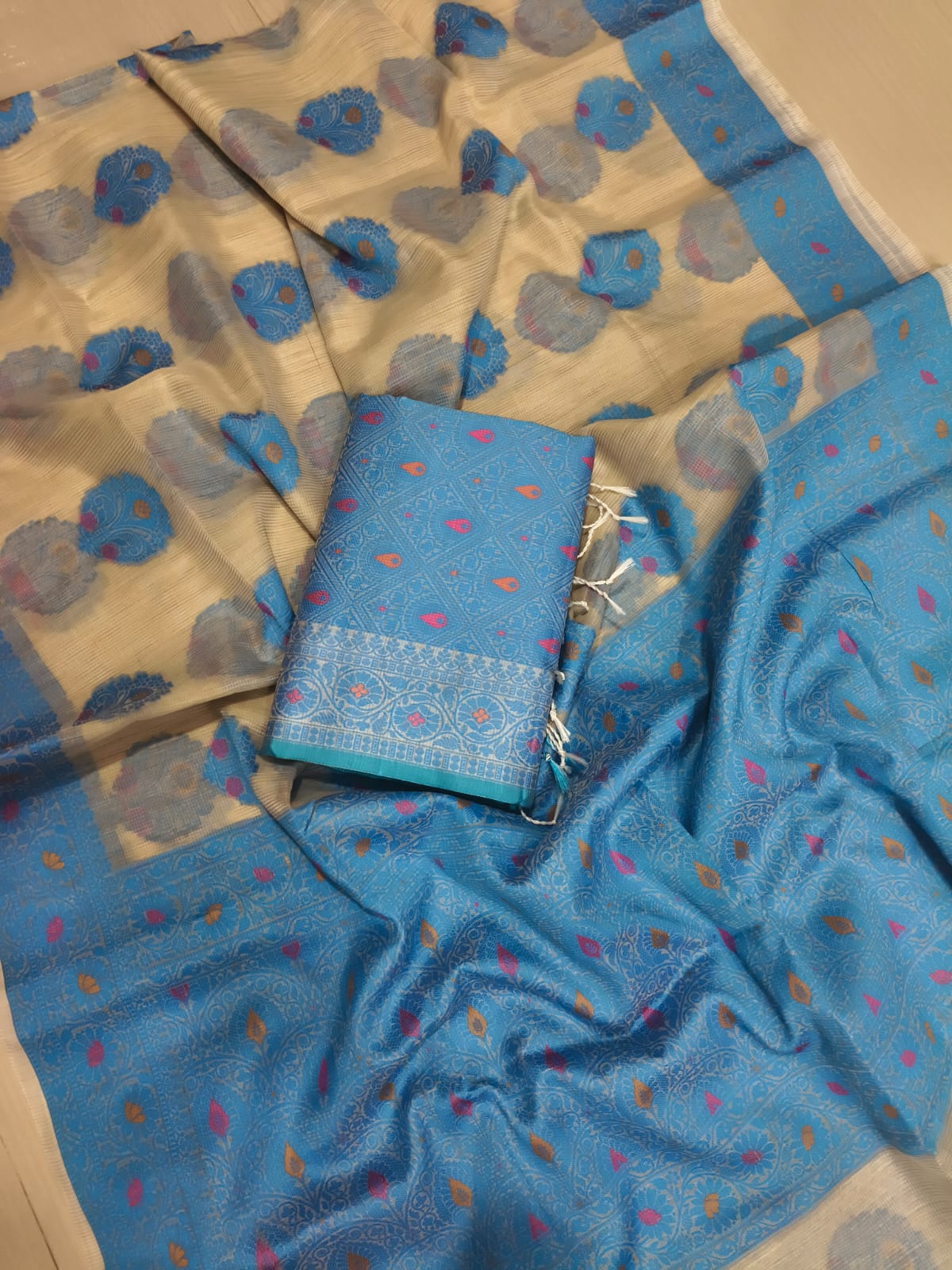 Premium Rajasthani Gadhwal Silk Saree – All Over Floral Meena Design