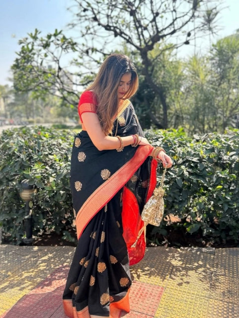 Women's Silk Printed Saree With Unstitched Blouse 5.5Mtr (Black-Red)
