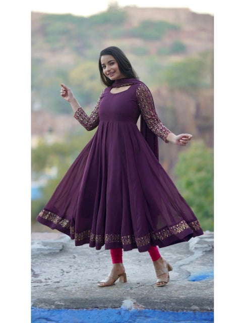 Generic Women's Georgette Embroidery 3-4th Sleeve Round Neck Kurti with Dupatta Set (Wine)