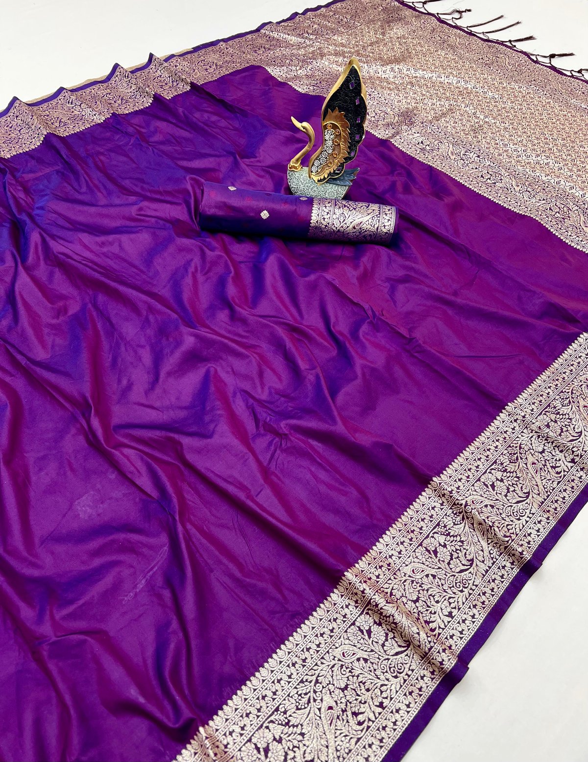 Super soft (premium quality) pure doulton lite weight banarasi Silk