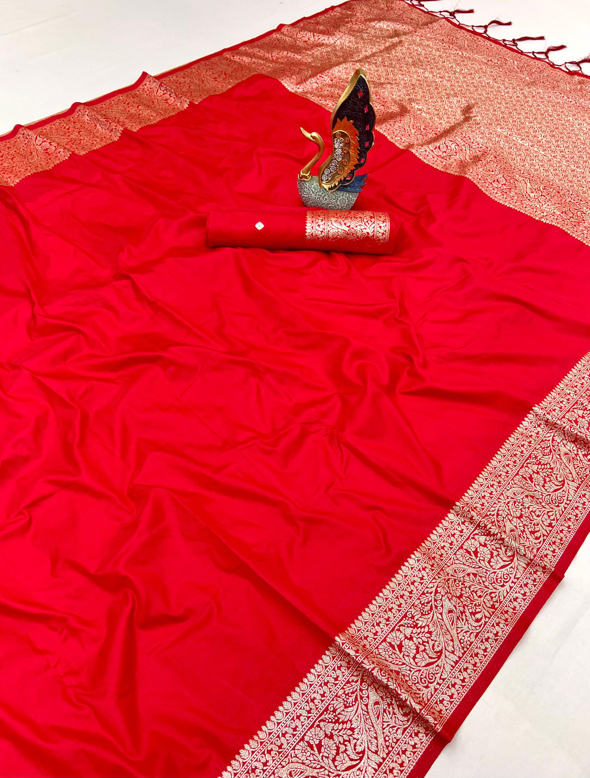 Super soft (premium quality) pure doulton lite weight banarasi Silk