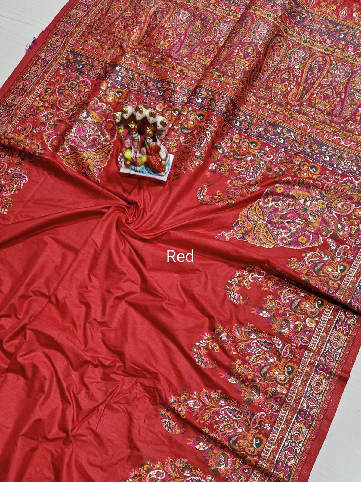 Luxurious Pashmina Silk Saree featuring Intricate Kalka Weave