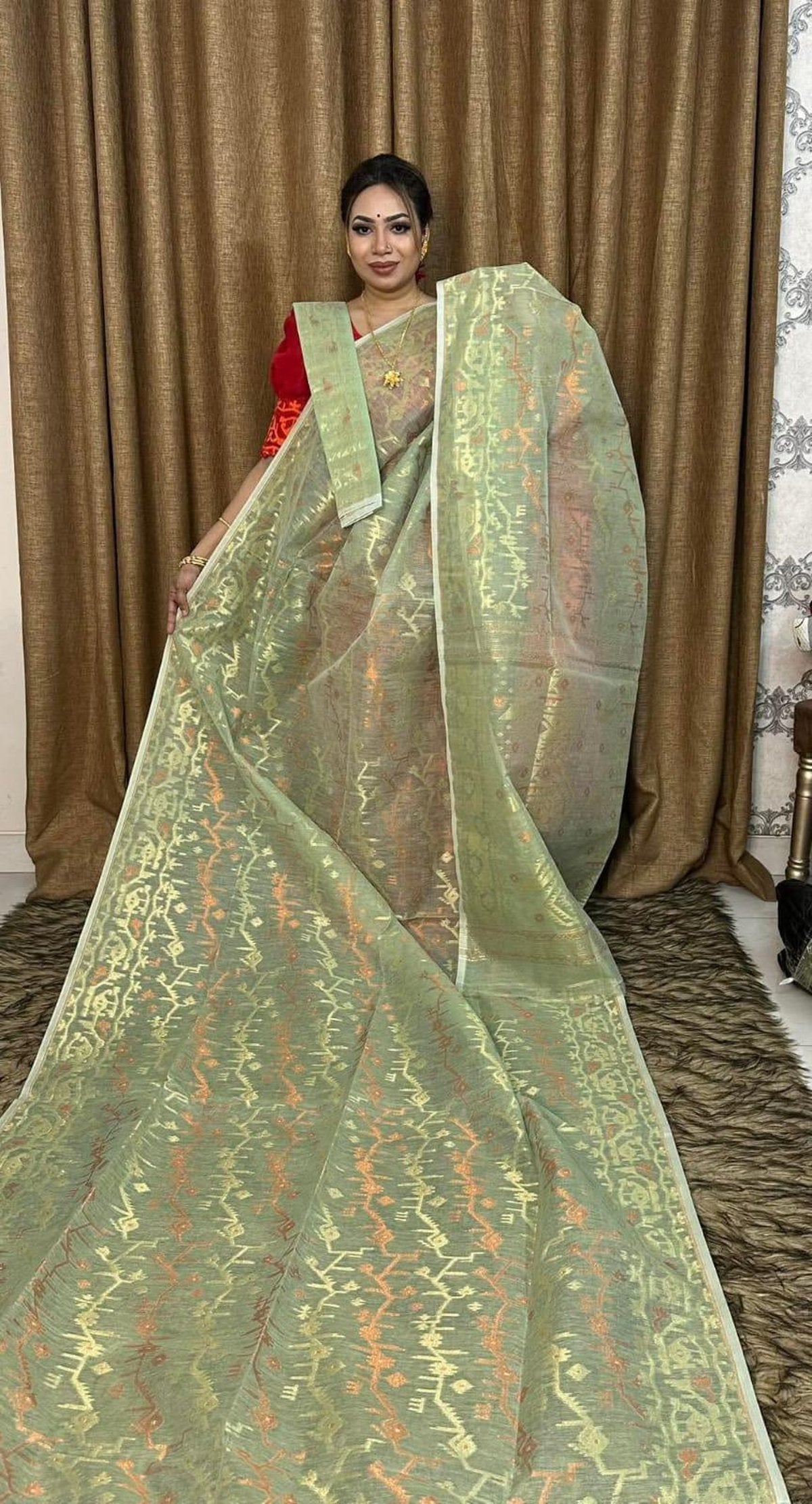 Premium Dhakai Jamdani Saree with Traditional Zari Work