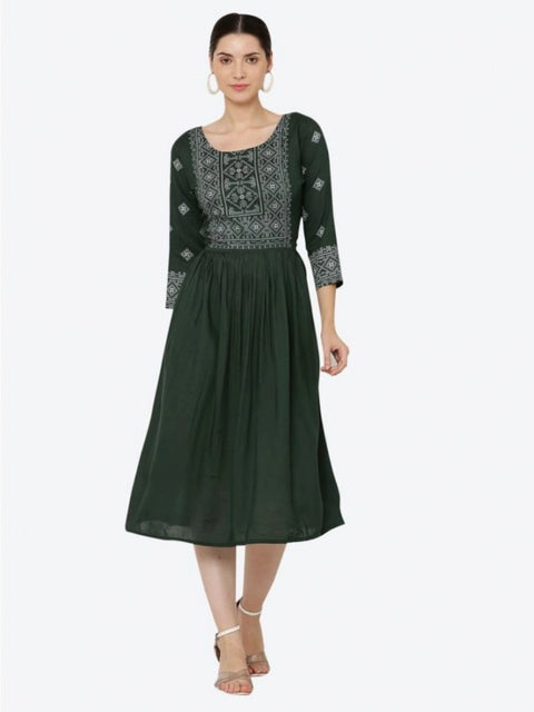 Generic Women's Casual Rayon 3-4th Sleeves Kurti (Green)
