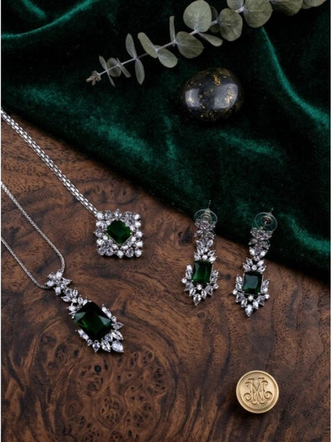 Women's Brass Silver Plated Pendant Set (Green)