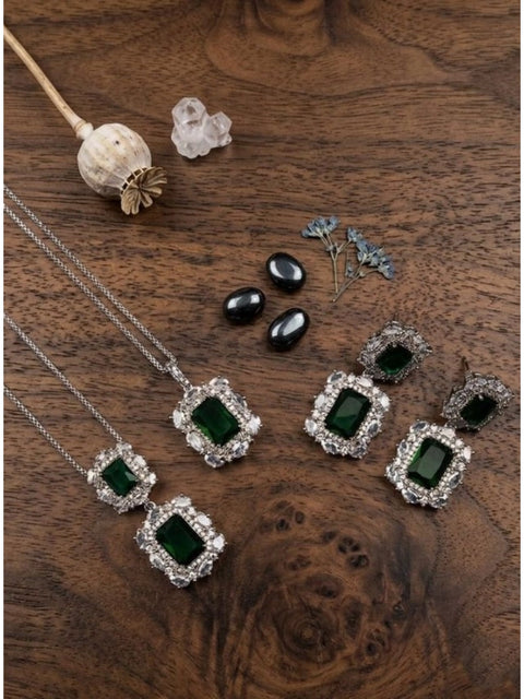 Women's Brass Silver Plated Pendant Set (Green)