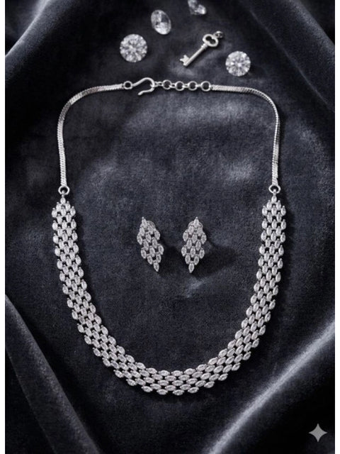 Women's Brass Silver Plated Necklace set (Silver)