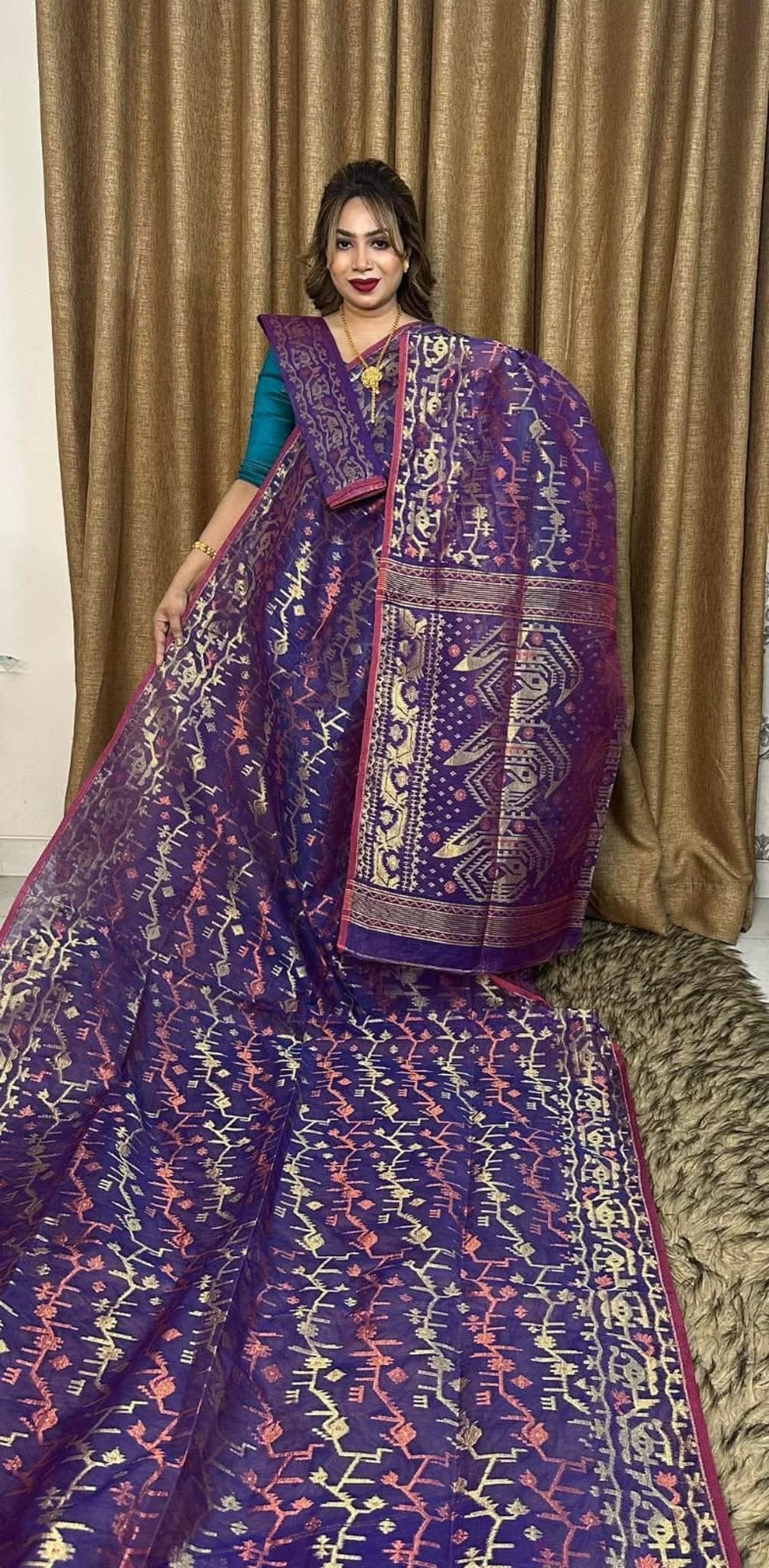 Premium Dhakai Jamdani Saree with Traditional Zari Work