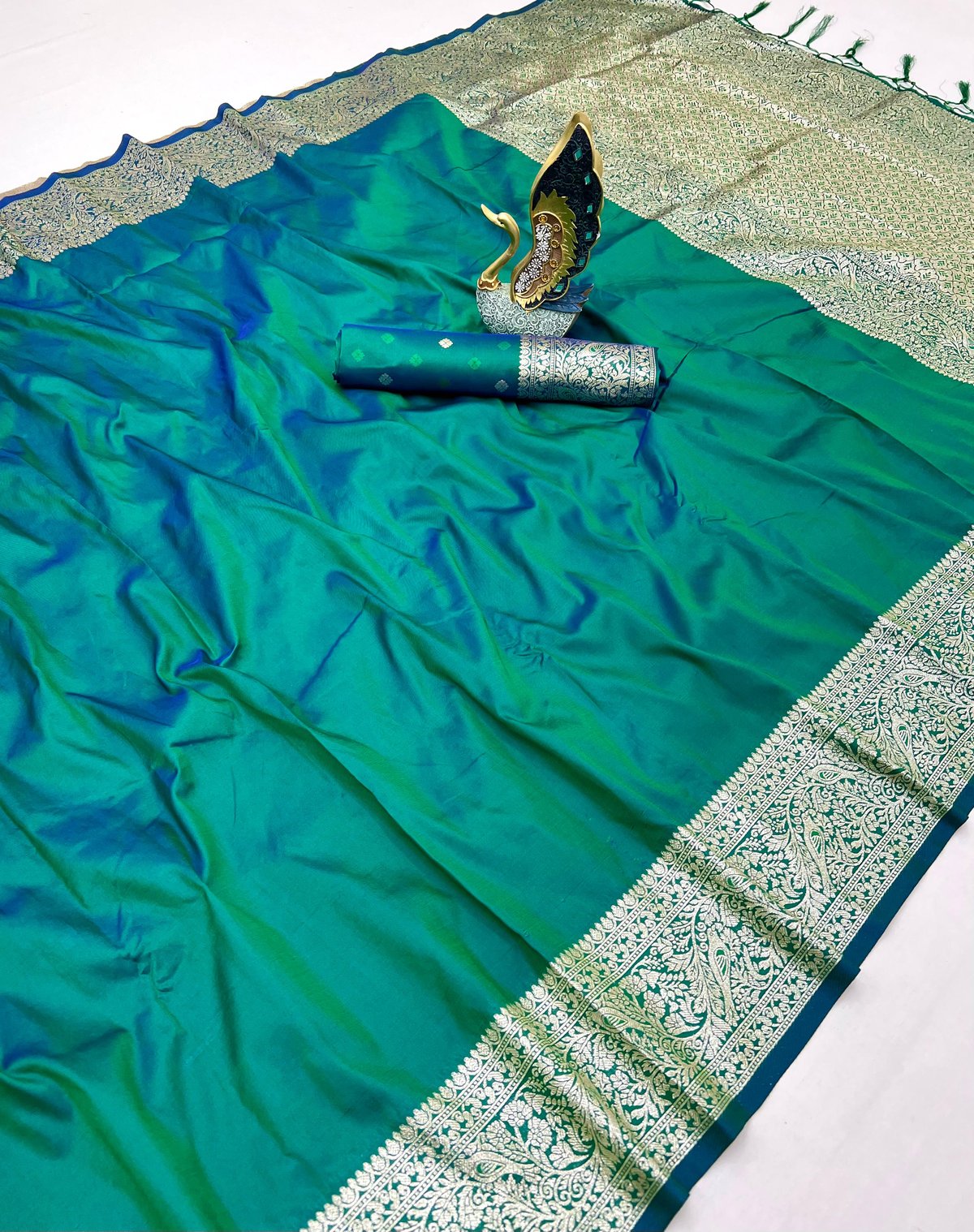 Super soft (premium quality) pure doulton lite weight banarasi Silk