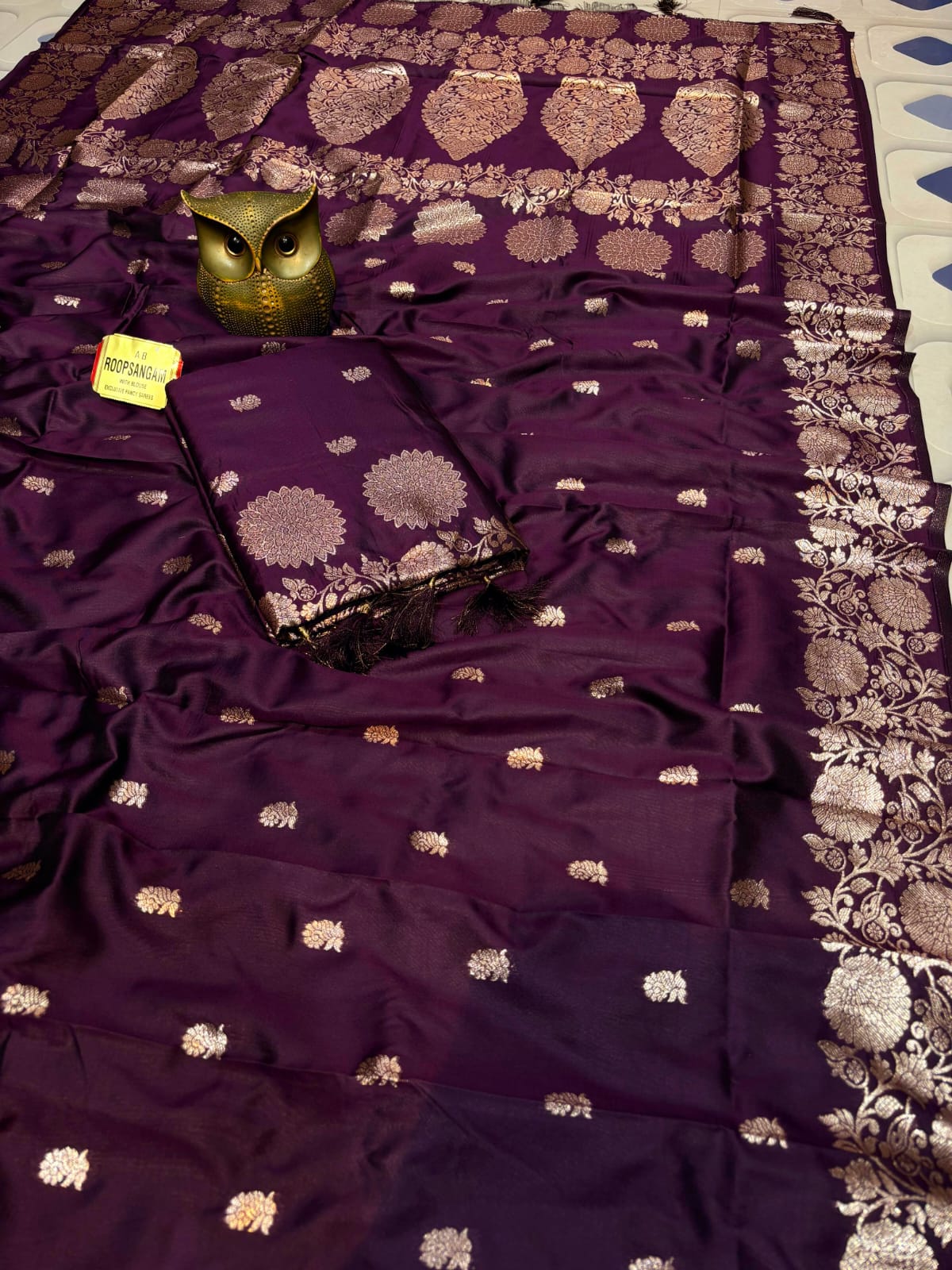 Super soft pure doulton lite weight open border banarasi Silk