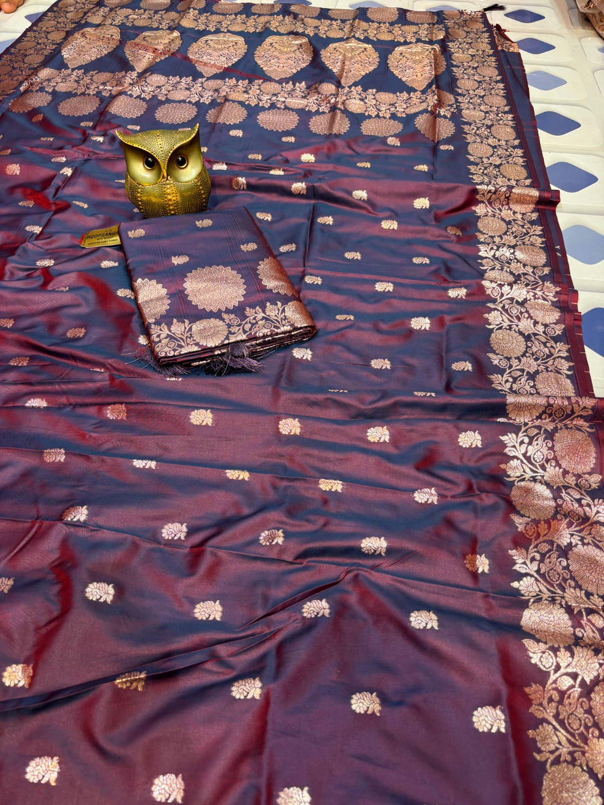 Super soft pure doulton lite weight open border banarasi Silk